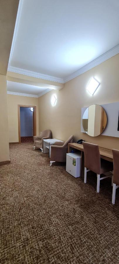 Hotel Genatsvale Batumi Ngoại thất bức ảnh