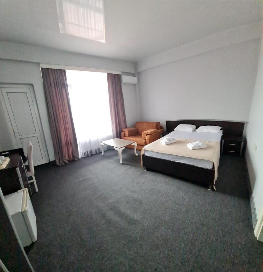 Hotel Genatsvale Batumi Ngoại thất bức ảnh