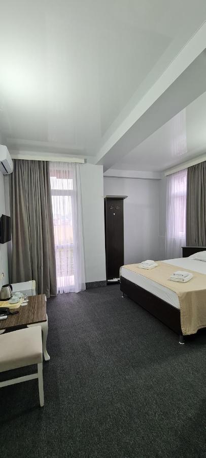 Hotel Genatsvale Batumi Ngoại thất bức ảnh