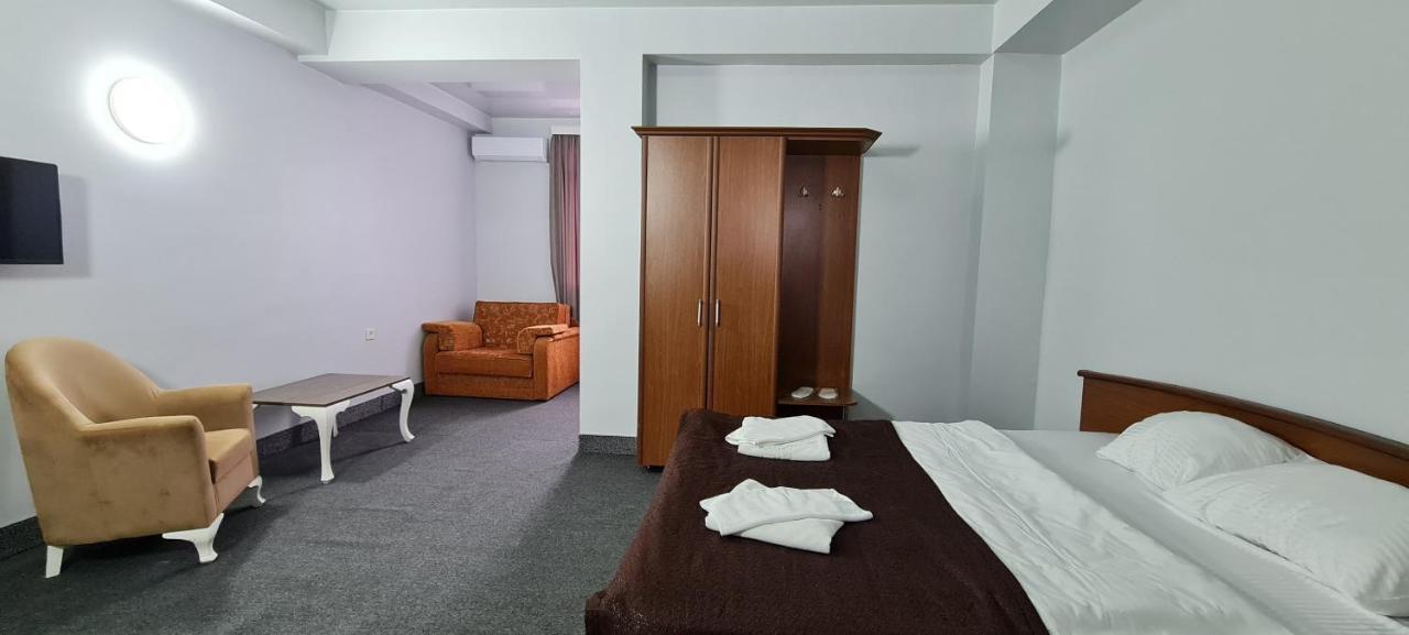 Hotel Genatsvale Batumi Ngoại thất bức ảnh