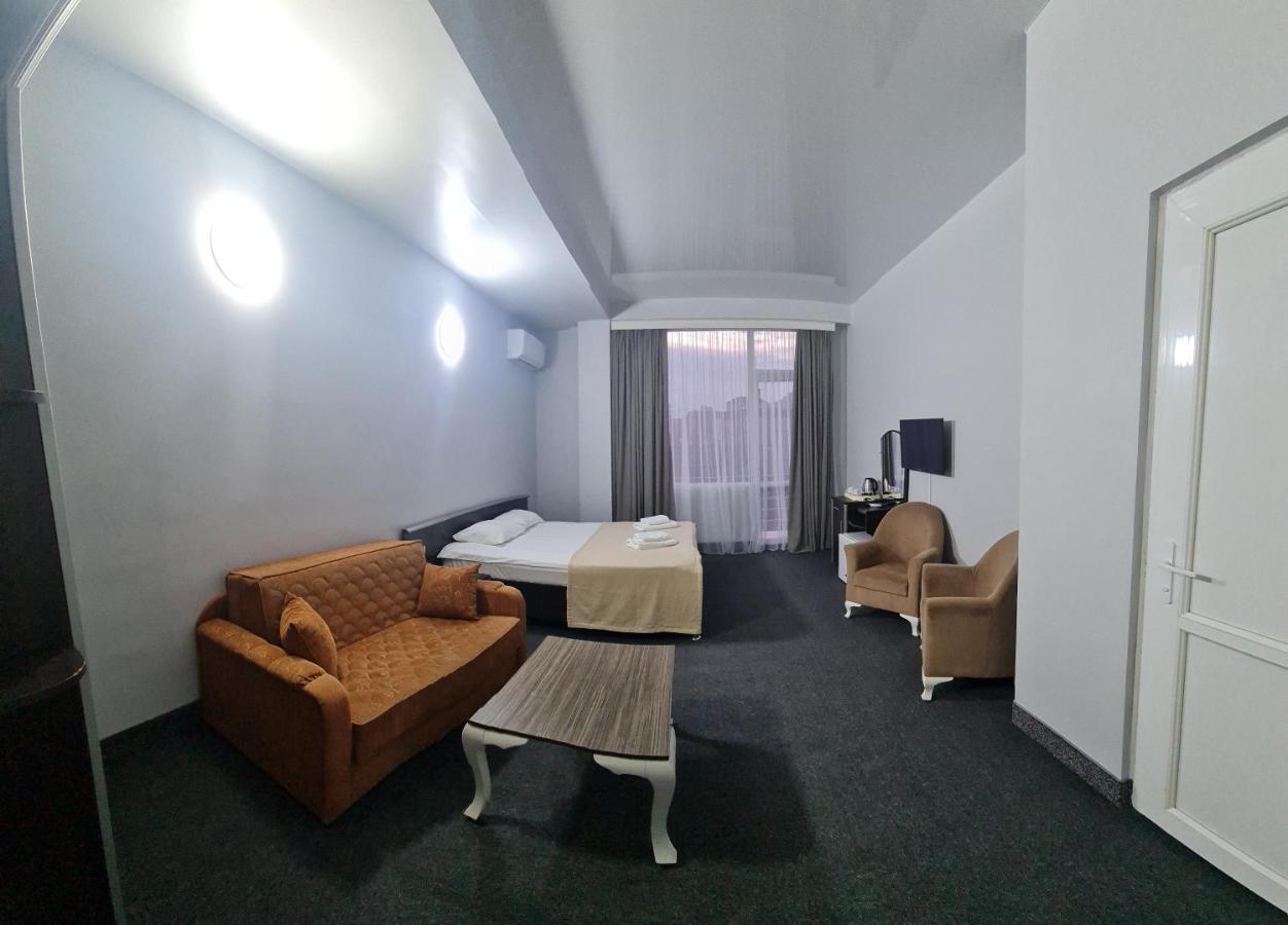 Hotel Genatsvale Batumi Ngoại thất bức ảnh