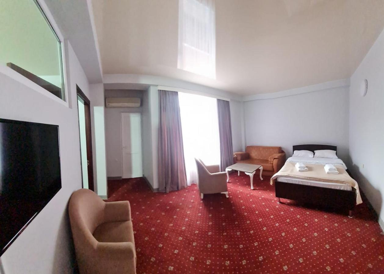 Hotel Genatsvale Batumi Ngoại thất bức ảnh