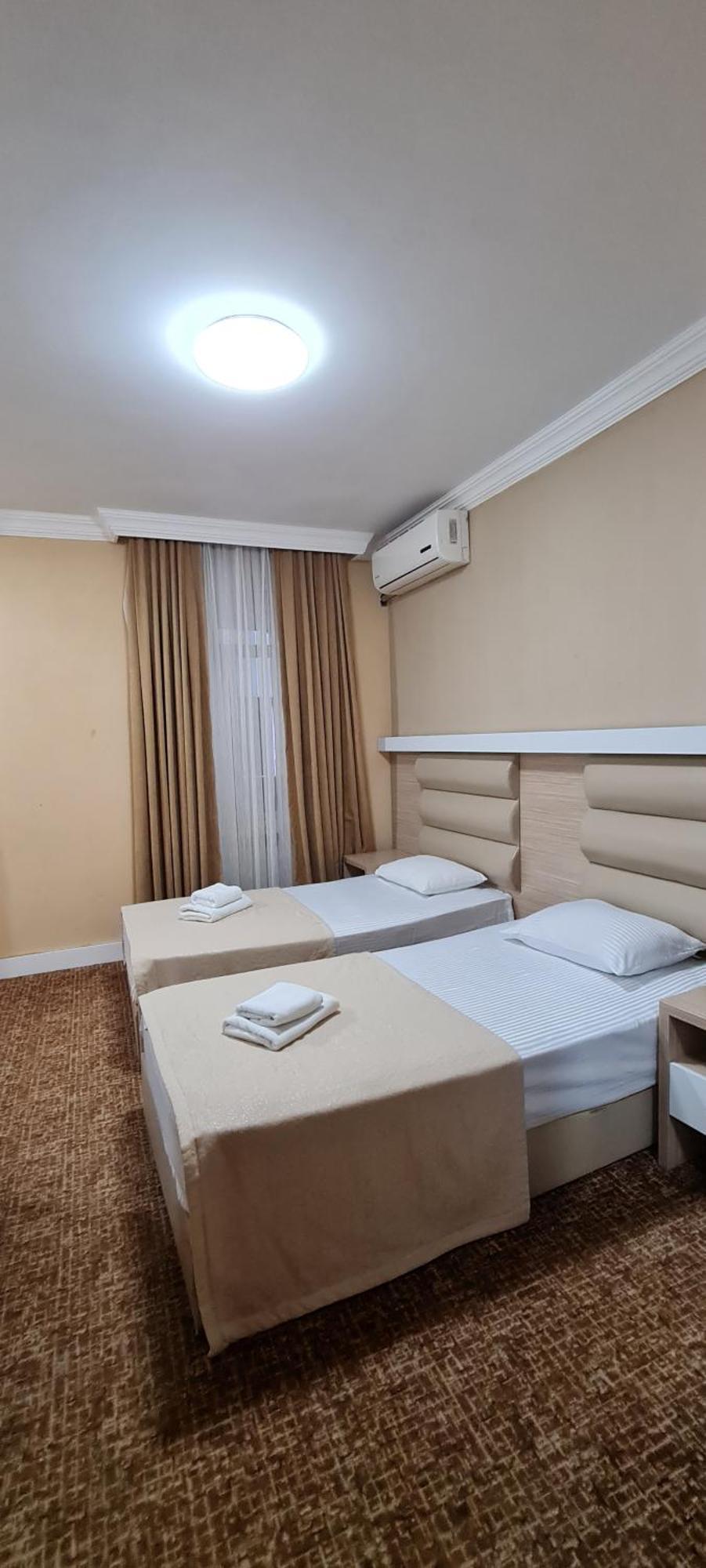 Hotel Genatsvale Batumi Phòng bức ảnh