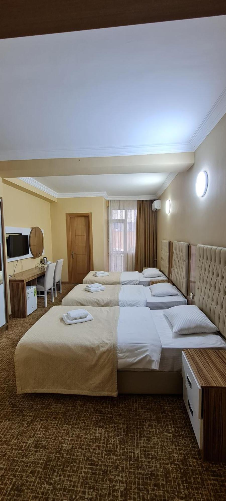 Hotel Genatsvale Batumi Phòng bức ảnh